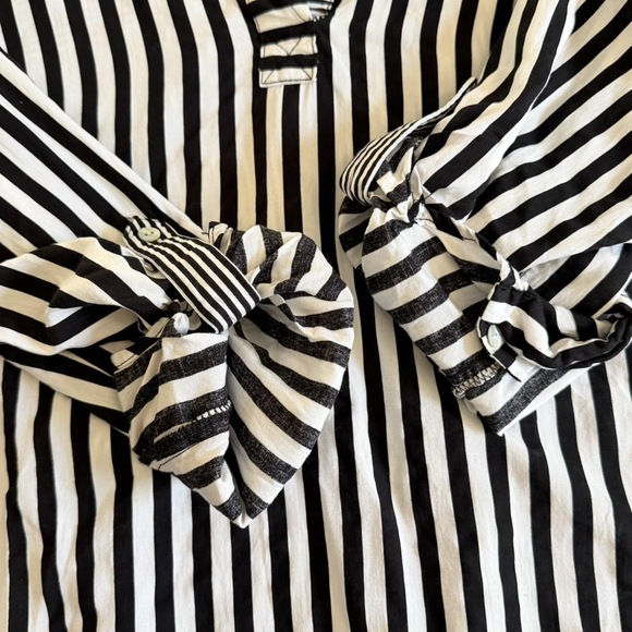 Jane and delancey Black white Stripe 3/4 cuffed sleeve blouse large referee blou - Picture 7 of 9